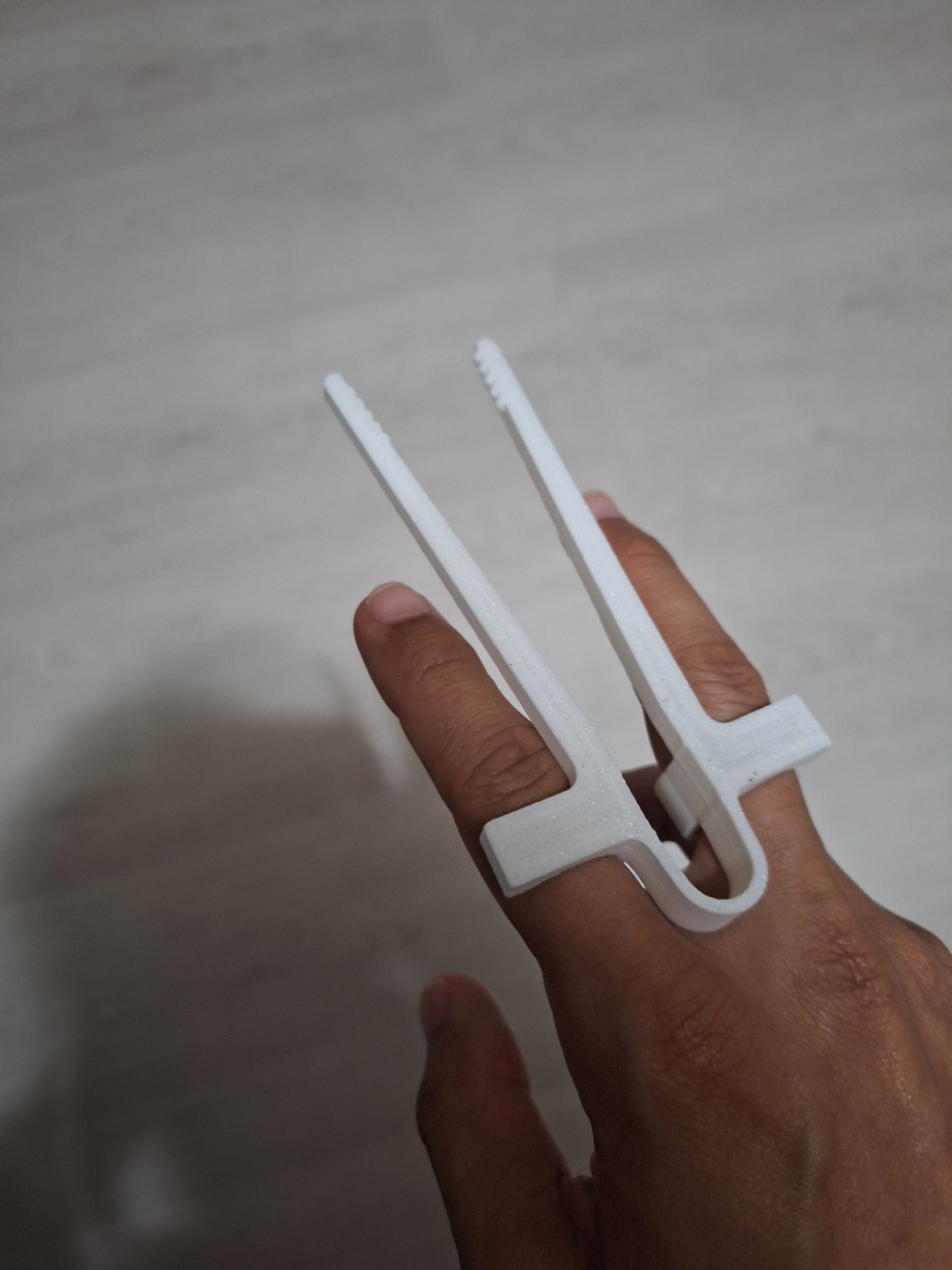 Finger Grip Snack Tongs 2pc